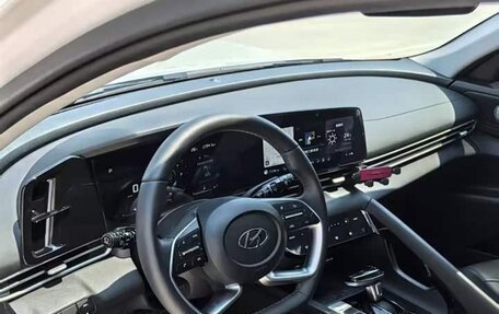 Hyundai Elantra, 2022 год, 1 600 000 рублей, 9 фотография