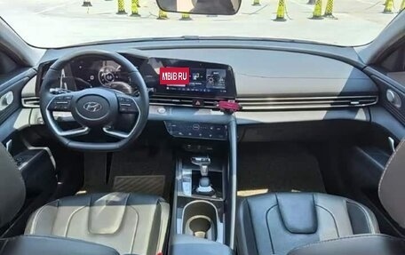 Hyundai Elantra, 2022 год, 1 600 000 рублей, 6 фотография