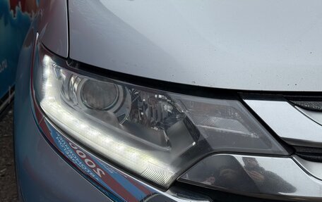 Mitsubishi Outlander III рестайлинг 3, 2016 год, 1 680 000 рублей, 9 фотография