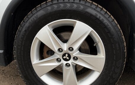 Mitsubishi Outlander III рестайлинг 3, 2016 год, 1 680 000 рублей, 11 фотография