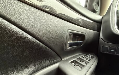 Mitsubishi Outlander III рестайлинг 3, 2016 год, 1 680 000 рублей, 15 фотография