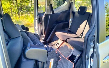 Toyota Sienta II, 2020 год, 1 700 000 рублей, 18 фотография