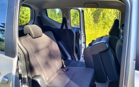 Toyota Sienta II, 2020 год, 1 700 000 рублей, 24 фотография