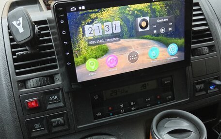 Volkswagen Caravelle T5, 2008 год, 2 050 000 рублей, 7 фотография