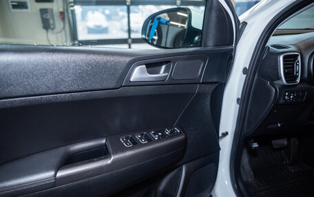 KIA Sportage IV рестайлинг, 2020 год, 2 449 000 рублей, 12 фотография