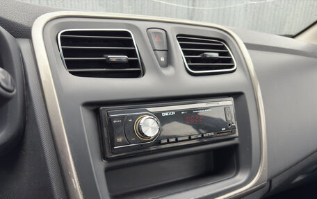 Renault Logan II, 2015 год, 560 000 рублей, 9 фотография