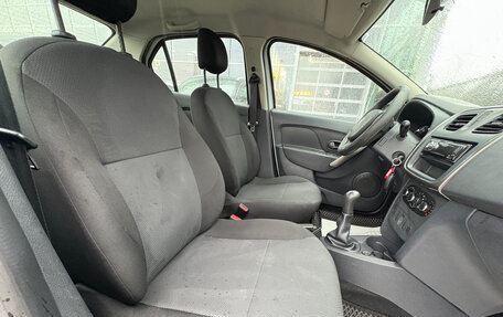 Renault Logan II, 2015 год, 560 000 рублей, 12 фотография