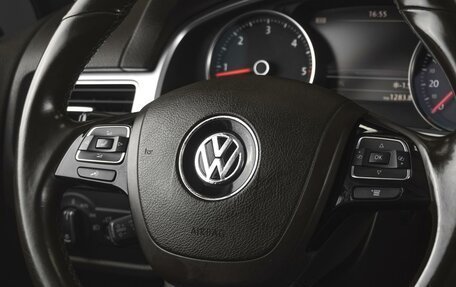 Volkswagen Touareg III, 2015 год, 2 650 000 рублей, 18 фотография