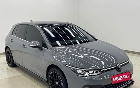 Volkswagen Golf VIII, 2022 год, 1 876 732 рублей, 2 фотография