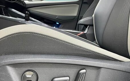 Volkswagen Golf VIII, 2022 год, 1 876 732 рублей, 18 фотография