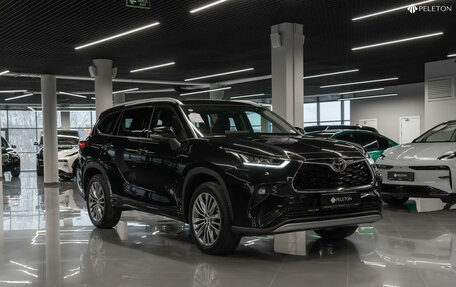 Toyota Highlander, 2025 год, 6 300 000 рублей, 2 фотография