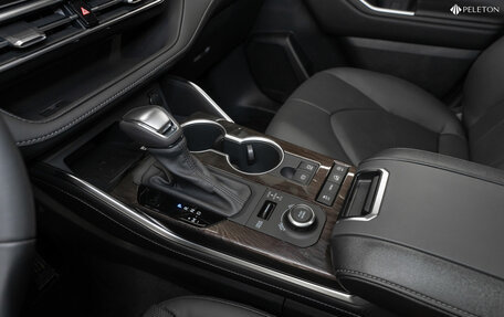 Toyota Highlander, 2025 год, 6 300 000 рублей, 18 фотография