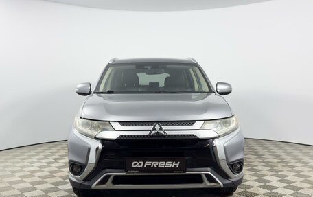 Mitsubishi Outlander III рестайлинг 3, 2020 год, 2 350 000 рублей, 3 фотография