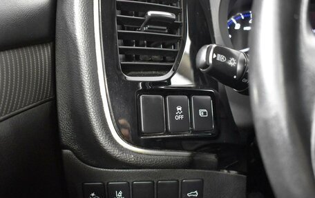 Mitsubishi Outlander III рестайлинг 3, 2020 год, 2 350 000 рублей, 23 фотография