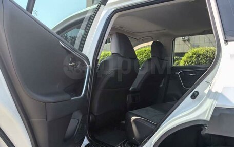 Toyota RAV4, 2022 год, 3 348 000 рублей, 10 фотография