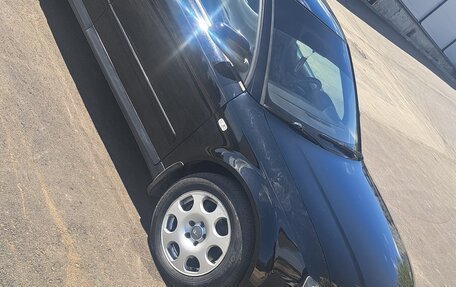 Audi A4, 2002 год, 500 000 рублей, 10 фотография