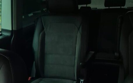 Volkswagen Multivan T6 рестайлинг, 2021 год, 6 999 999 рублей, 11 фотография