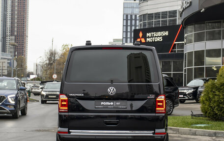 Volkswagen Multivan T6 рестайлинг, 2016 год, 7 455 000 рублей, 6 фотография