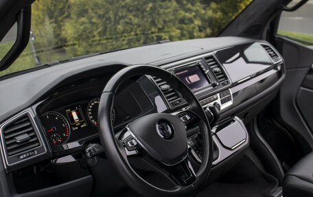 Volkswagen Multivan T6 рестайлинг, 2016 год, 7 455 000 рублей, 22 фотография