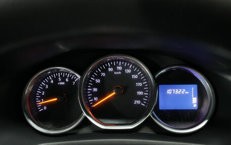 Renault Logan II, 2015 год, 730 000 рублей, 7 фотография