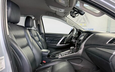 Mitsubishi Pajero Sport III рестайлинг, 2017 год, 2 249 000 рублей, 10 фотография