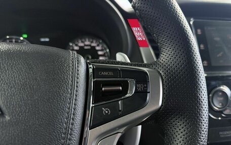 Mitsubishi Pajero Sport III рестайлинг, 2017 год, 2 249 000 рублей, 15 фотография