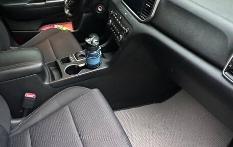 KIA Sportage IV рестайлинг, 2021 год, 2 350 000 рублей, 5 фотография