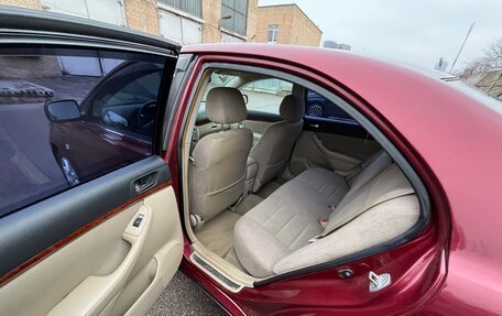 Toyota Avensis III рестайлинг, 2003 год, 400 000 рублей, 15 фотография