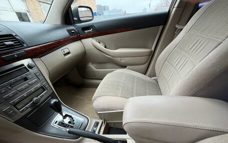 Toyota Avensis III рестайлинг, 2003 год, 400 000 рублей, 20 фотография