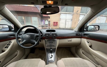 Toyota Avensis III рестайлинг, 2003 год, 400 000 рублей, 23 фотография