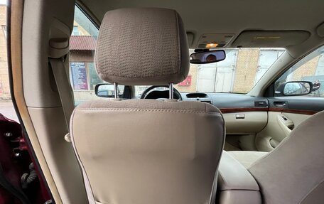 Toyota Avensis III рестайлинг, 2003 год, 400 000 рублей, 24 фотография