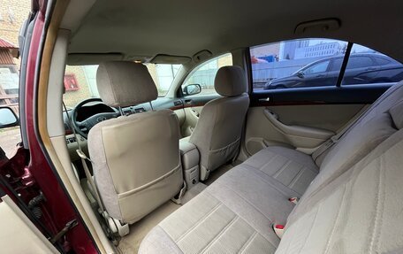 Toyota Avensis III рестайлинг, 2003 год, 400 000 рублей, 31 фотография