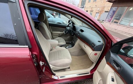 Toyota Avensis III рестайлинг, 2003 год, 400 000 рублей, 26 фотография