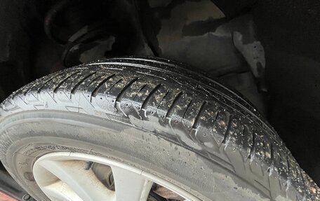 Toyota Avensis III рестайлинг, 2003 год, 400 000 рублей, 35 фотография