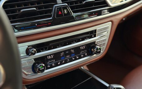 BMW 7 серия, 2017 год, 3 990 000 рублей, 14 фотография
