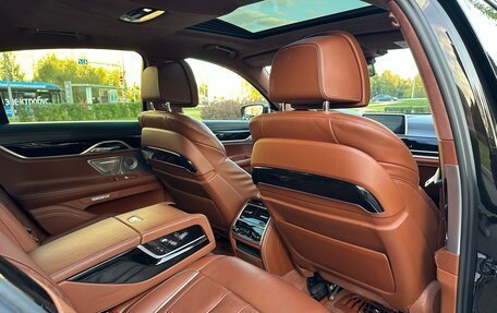 BMW 7 серия, 2017 год, 3 990 000 рублей, 22 фотография