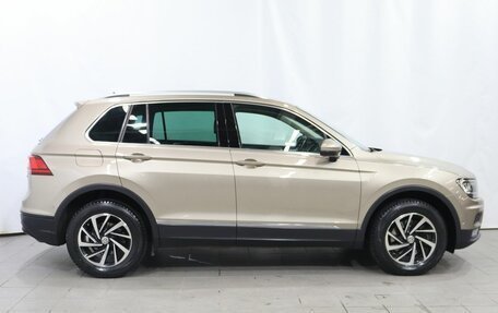 Volkswagen Tiguan II, 2018 год, 2 349 000 рублей, 7 фотография