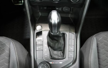 Volkswagen Tiguan II, 2018 год, 2 349 000 рублей, 16 фотография