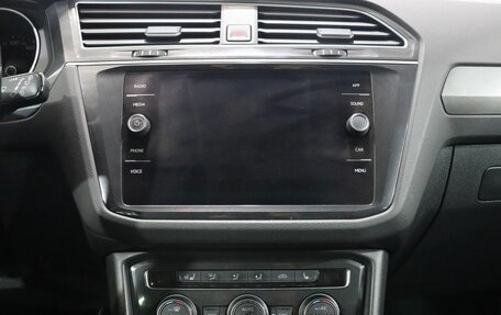 Volkswagen Tiguan II, 2018 год, 2 349 000 рублей, 17 фотография