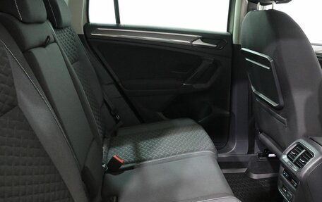 Volkswagen Tiguan II, 2018 год, 2 349 000 рублей, 19 фотография