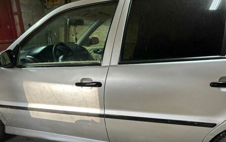 Volkswagen Polo III рестайлинг, 2000 год, 200 000 рублей, 4 фотография