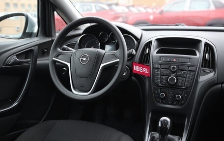 Opel Astra J, 2011 год, 630 000 рублей, 6 фотография