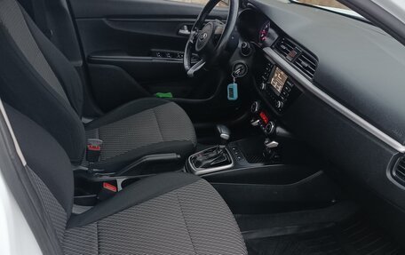 KIA Rio IV, 2018 год, 1 350 000 рублей, 10 фотография