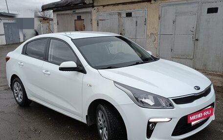 KIA Rio IV, 2018 год, 1 350 000 рублей, 2 фотография