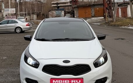 KIA cee'd III, 2013 год, 1 050 000 рублей, 2 фотография