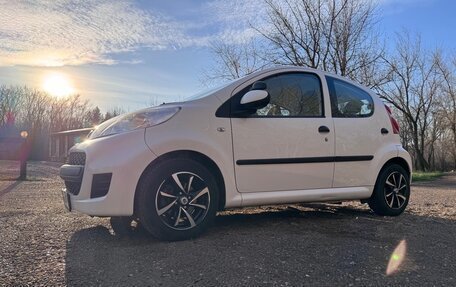 Peugeot 107 I рестайлинг, 2011 год, 515 000 рублей, 4 фотография