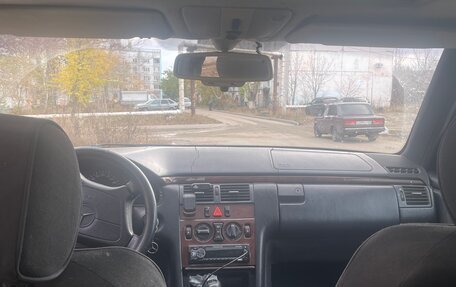 Mercedes-Benz E-Класс, 1996 год, 200 000 рублей, 7 фотография