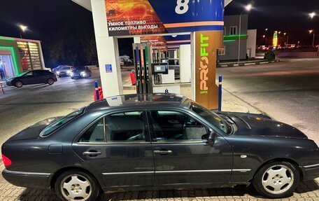 Mercedes-Benz E-Класс, 1998 год, 265 000 рублей, 4 фотография