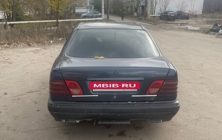 Mercedes-Benz E-Класс, 1996 год, 200 000 рублей, 5 фотография