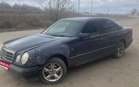 Mercedes-Benz E-Класс, 1996 год, 200 000 рублей, 6 фотография